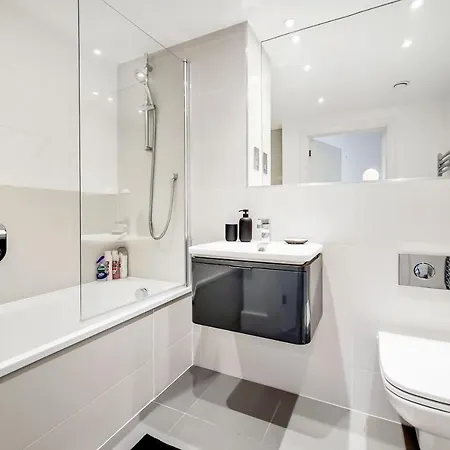 Luxury New 2 Bed/2 Bathroom Flat With Balcony Edgware Exterior photo