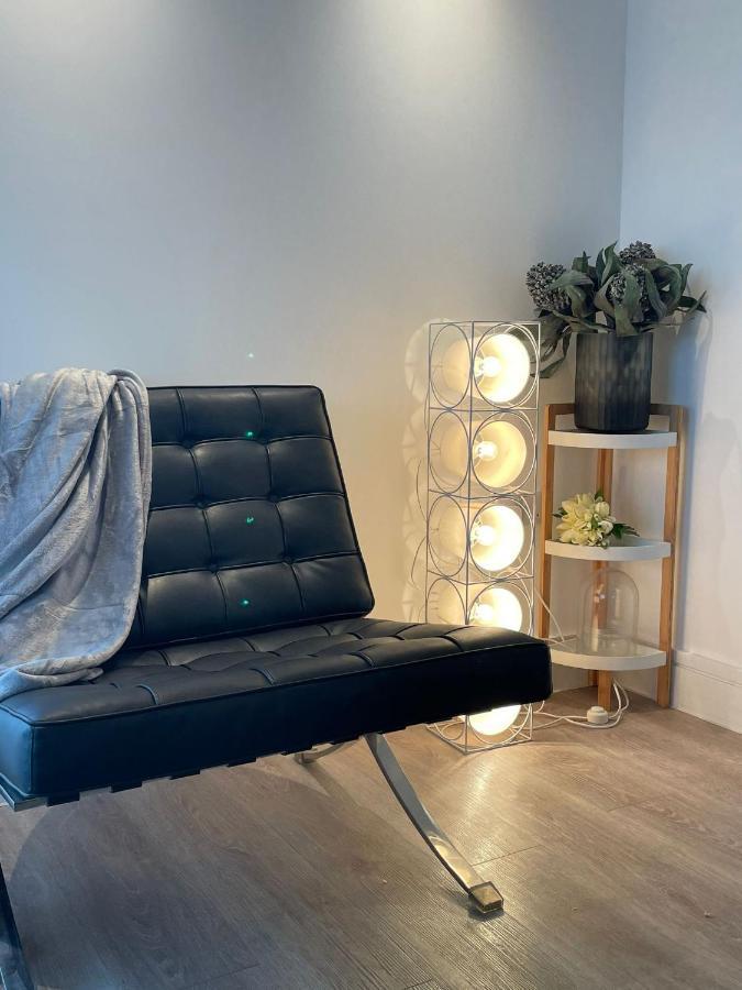 Luxury New 2 Bed/2 Bathroom Flat With Balcony Edgware