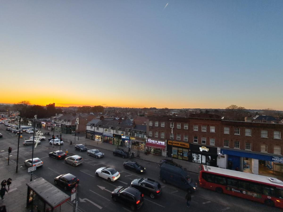 Luxury New 2 Bed/2 Bathroom Flat With Balcony * Edgware