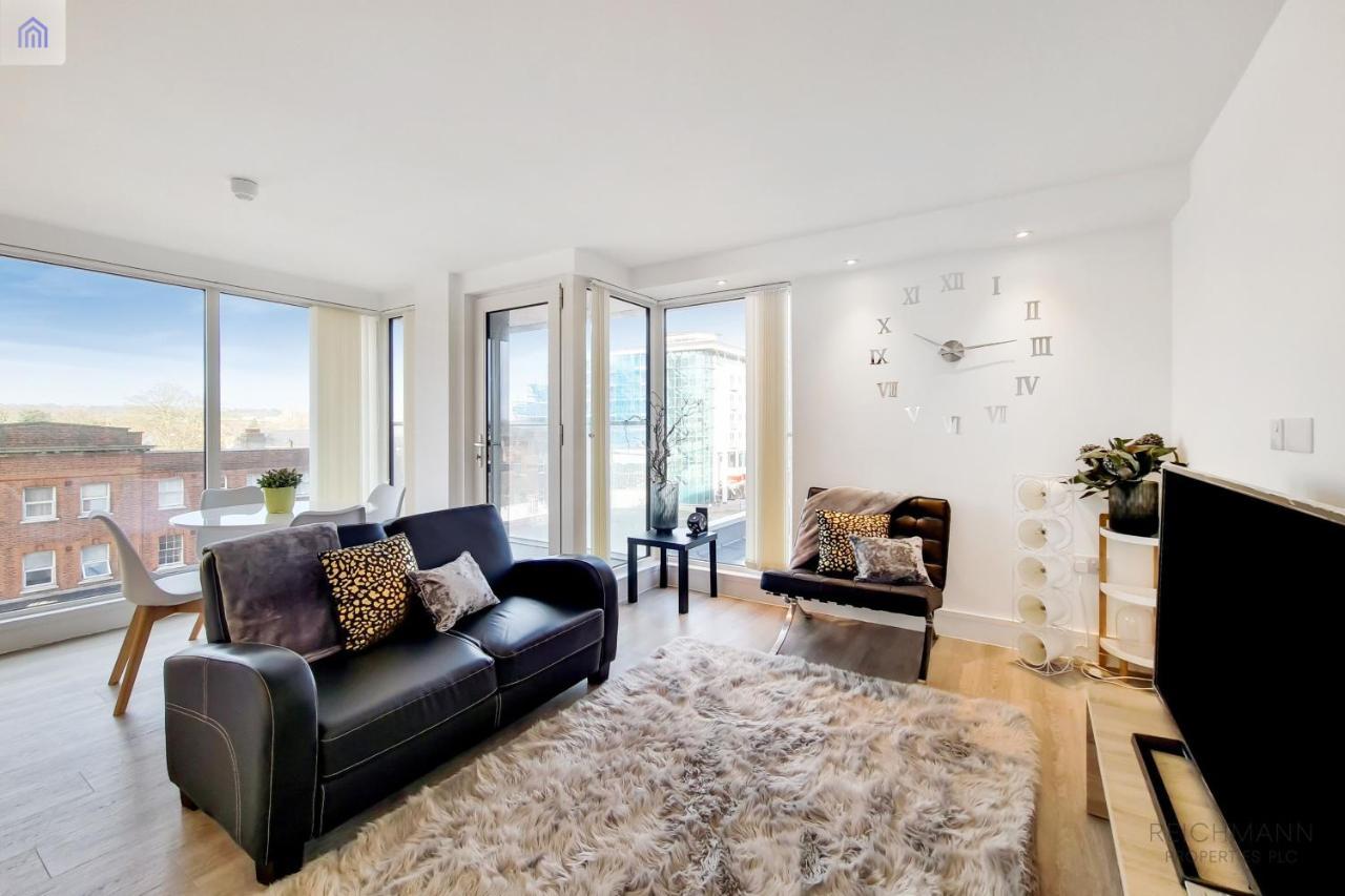 Luxury New 2 Bed/2 Bathroom Flat With Balcony Apartment